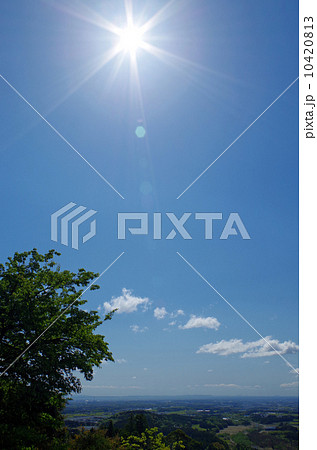 灼熱の太陽 真夏の風景 の写真素材
