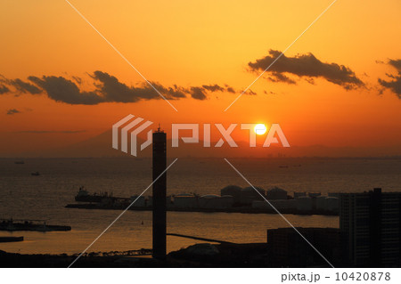千葉港の夕暮れ 10420878