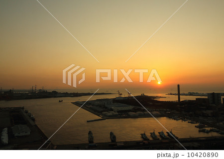 千葉港の夕暮れ 10420890