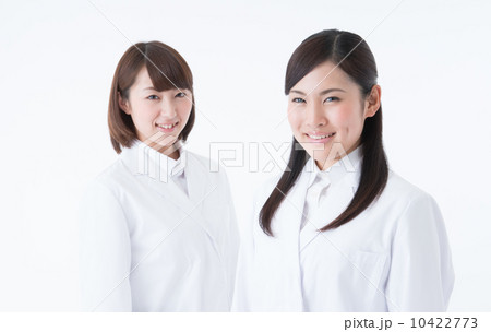 白衣の女性 10422773