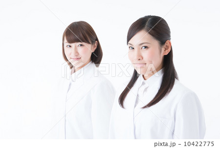 白衣の女性 10422775