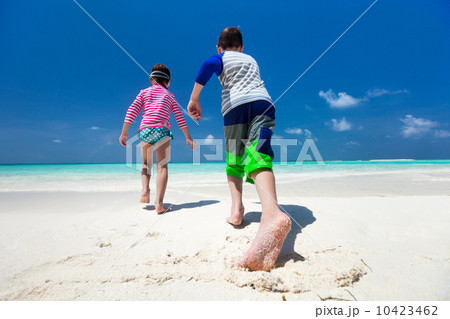 Kids having fun at beach Kids having fun at beach 10423462