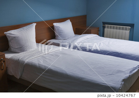 sleeping room with twin beds sleeping room with twin beds 10424767
