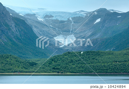 Lake Svartisvatnet and view to Svartisen Glacier (Norway) 10424894