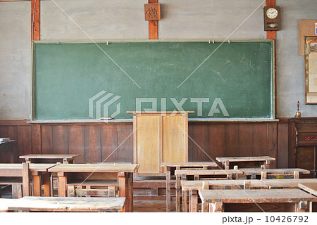 古い教室の黒板の写真素材