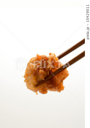 鶏の唐揚げ 鶏の唐揚げ 10429011