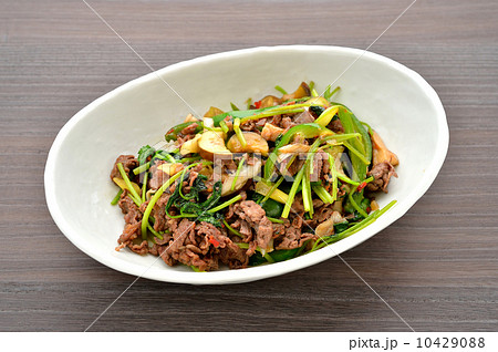 牛肉と三つ葉の炒め物。 10429088