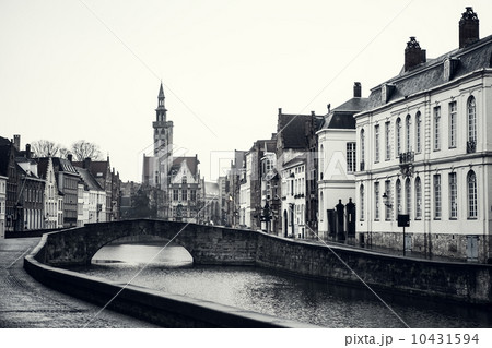 Fairy tale town of Bruges 10431594