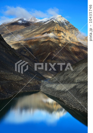 Mountain pass 10435746