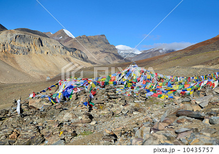 Mountain pass Mountain pass 10435757