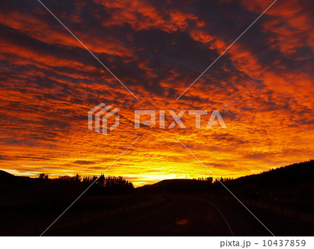 朝焼け雲 10437859