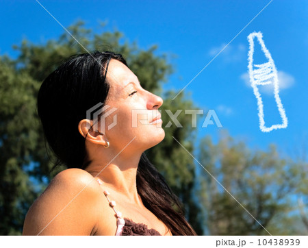 Dream of beverage 10438939