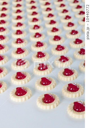 production cookie in factory 10440772