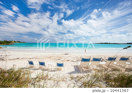 Beautiful Caribbean beach 10441567