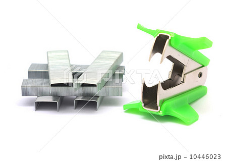 staple remover and staples 10446023