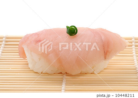 びんちょうまぐろのお寿司1貫 10448211