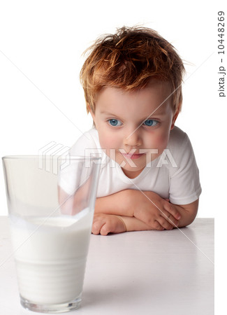 Child drinking milk 10448269