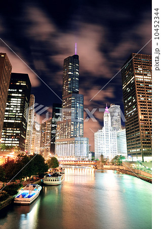 Chicago River Walk Chicago River Walk 10452344