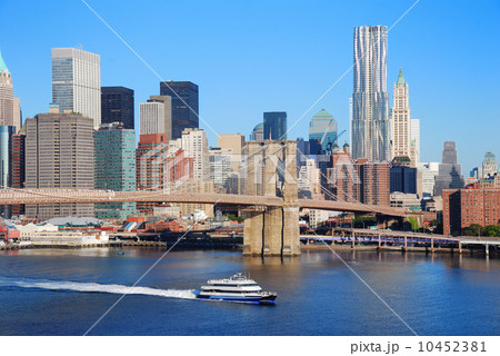 New York City skyline with Brooklyn Bridge 10452381