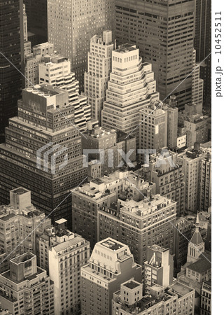 New York City Manhattan skyline aerial view black and white 10452511