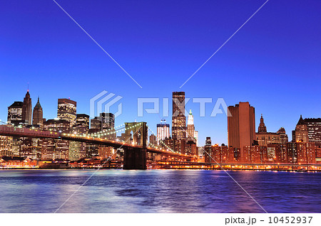 Brooklyn bridge with New York City Manhattan downtown Brooklyn bridge with New York City Manhattan downtown 10452937