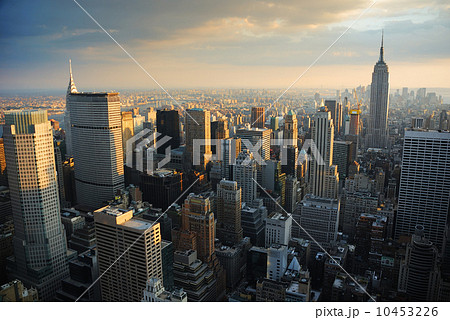NEW YORK CITY SKYLINE 10453226