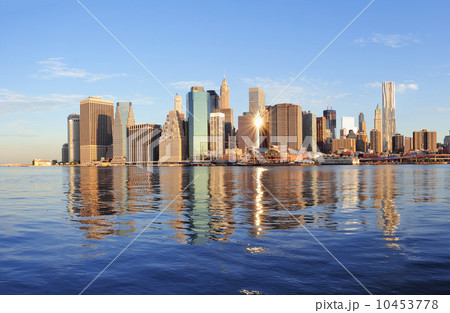 Urban city skyline 10453778