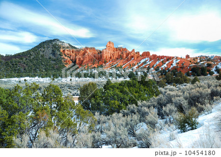 Bryce Canyon National Park with snow 10454180