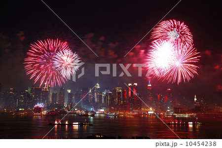 Manhattan fireworks show Manhattan fireworks show 10454238