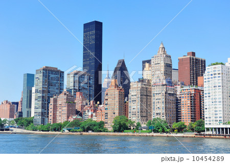 Urban city skyline Urban city skyline 10454289