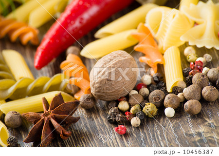chilli, herbs, Italian pasta and spices chilli, herbs, Italian pasta and spices 10456387