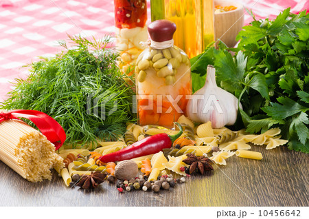 Italian spaghetti and vegetables Italian spaghetti and vegetables 10456642