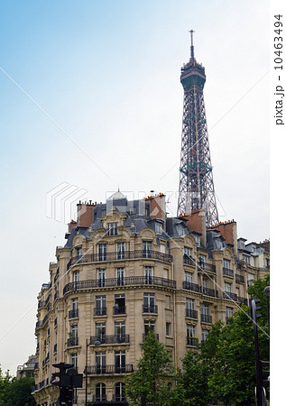 Old house and kind on Eiffel tower..Paris. Old house and kind on Eiffel tower..Paris. 10463494