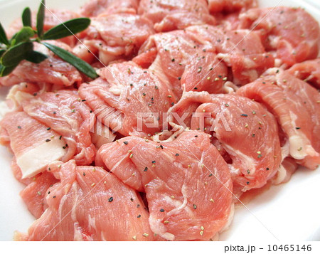 香辛料をふった豚もも肉切り落とし 10465146