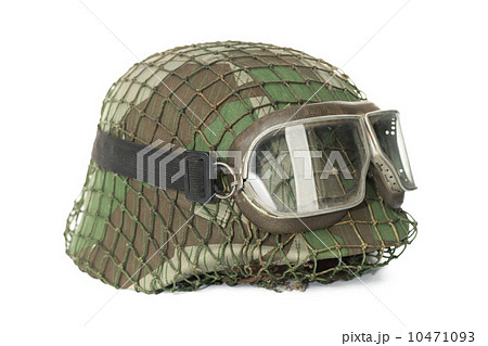 camouflaged helmet with protective goggles 10471093