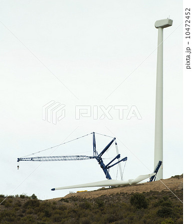 Installation of wind turbines 10472452