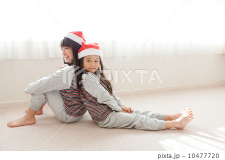 女の子　クリスマス　パジャマ 10477720