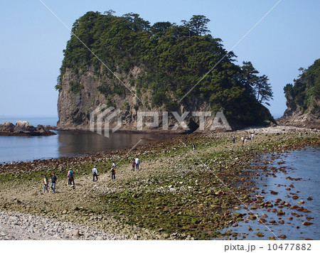 三四郎島のトンボロを渡る 10477882