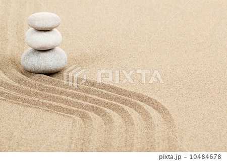 Balance zen stones in sand Balance zen stones in sand 10484678