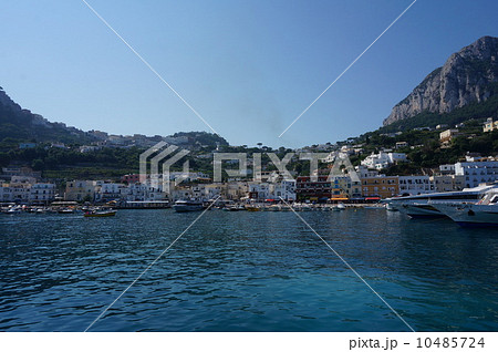 カプリ島　マリーナ・グランデ 10485724