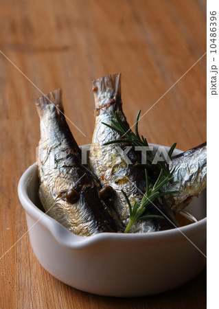 オイルサーディン 10486396