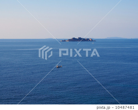 軍艦島 南東側遠景 野母崎より 軍艦島 南東側遠景 野母崎より 10487481