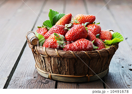 tasty strawberry 10491678