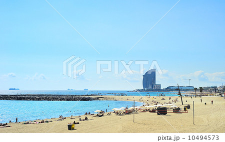 Barcelona beach 10494573
