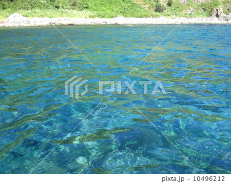 水色の海in粟島 10496212