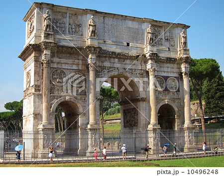 イタリア ローマ コロッセオ コンスタンティヌスの凱旋門 世界遺産の写真素材