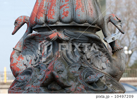 Hamburg decoration metal swans 10497209
