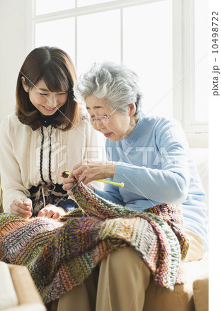 祖母と娘・在宅介護 祖母と娘・在宅介護 10498722