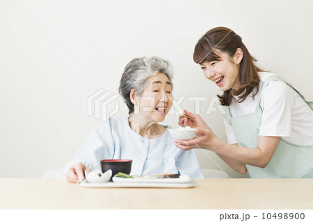 祖母と娘・在宅介護 祖母と娘・在宅介護 10498900