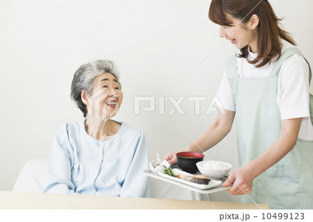 祖母と娘・在宅介護 祖母と娘・在宅介護 10499123